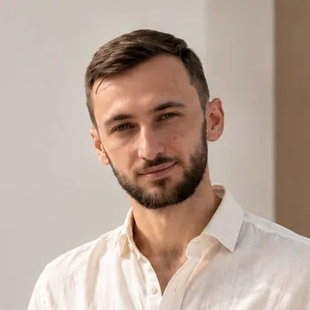 Виктор Захаров